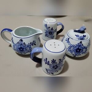 Delft Blue Dutch Hand Painted Salt&Pepper & Sugar&Creamer sets 4 pc total